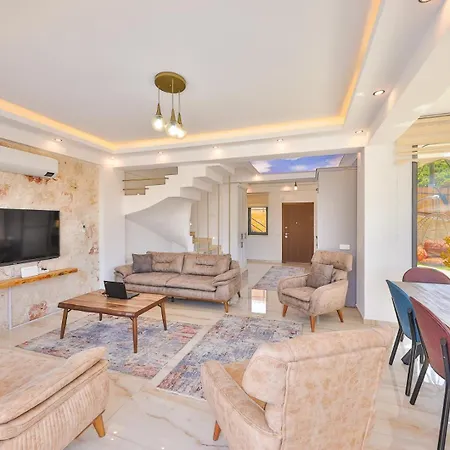 Ophyrs Hotel
