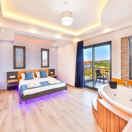 Hotel Ophyrs 4*